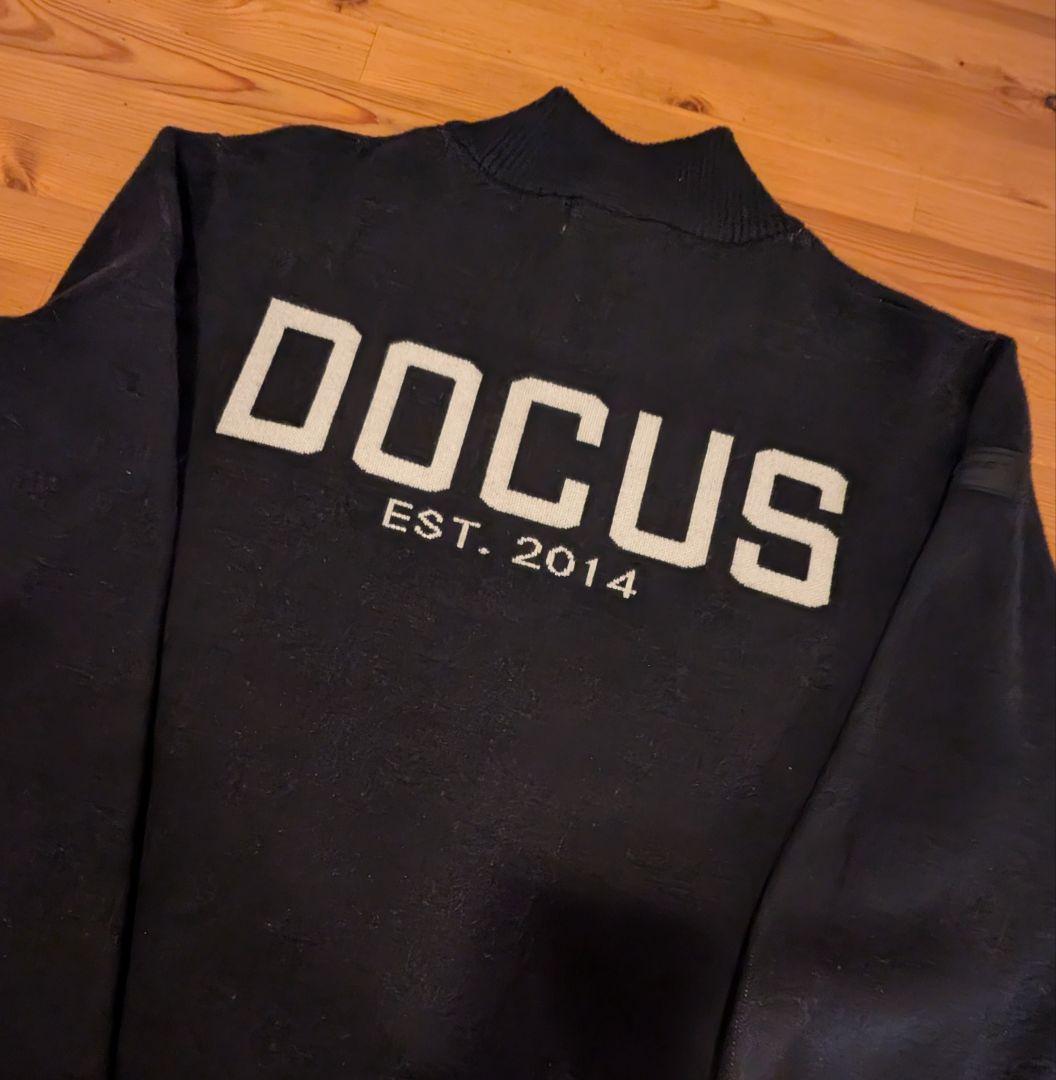 DOCUS ブラック ジップアップジャケット