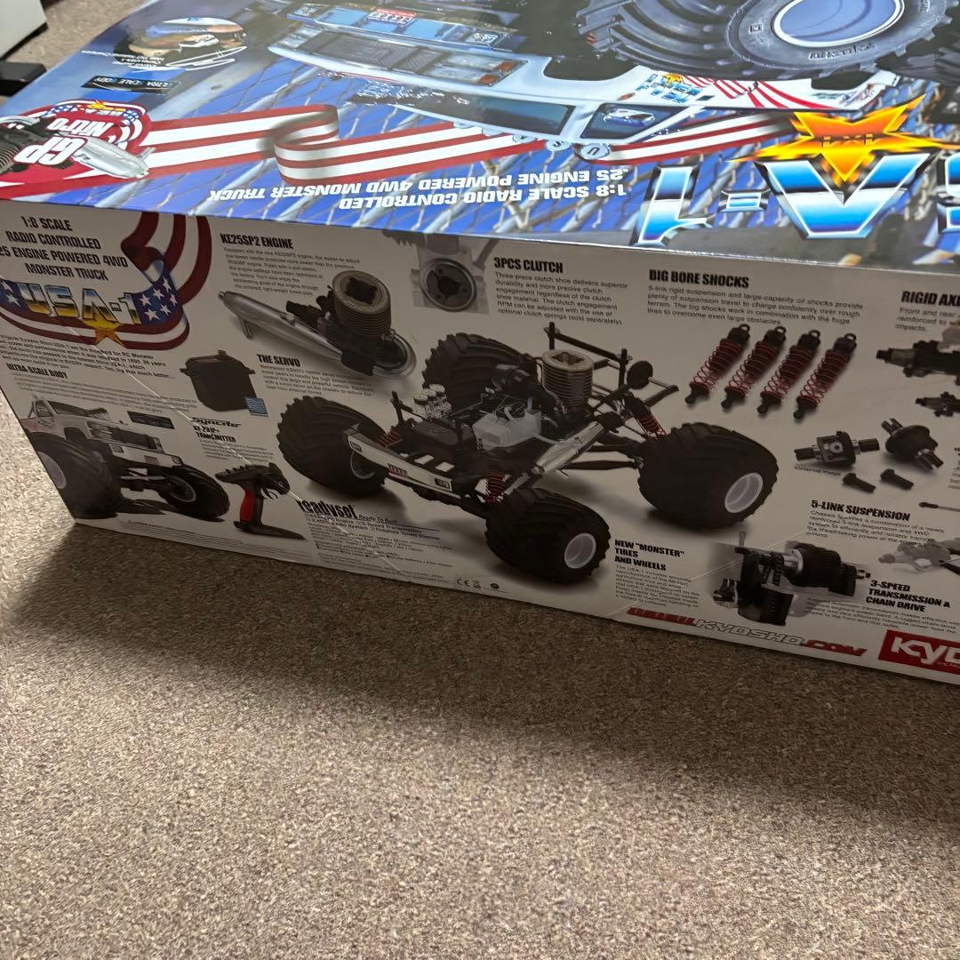 Kyosho USA-1 モンスタートラック 1/8