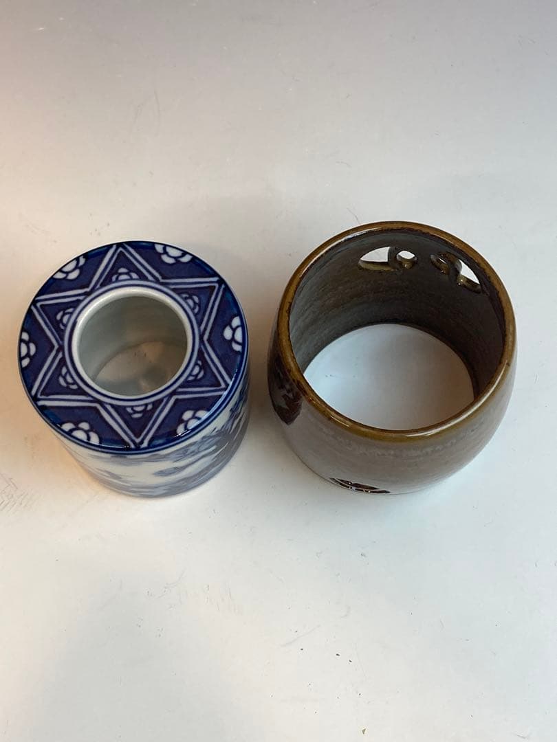 亀井味楽 作 高取つぼつぼ透蓋置 平安景雲 作 染付山水蓋置 共箱 茶道具