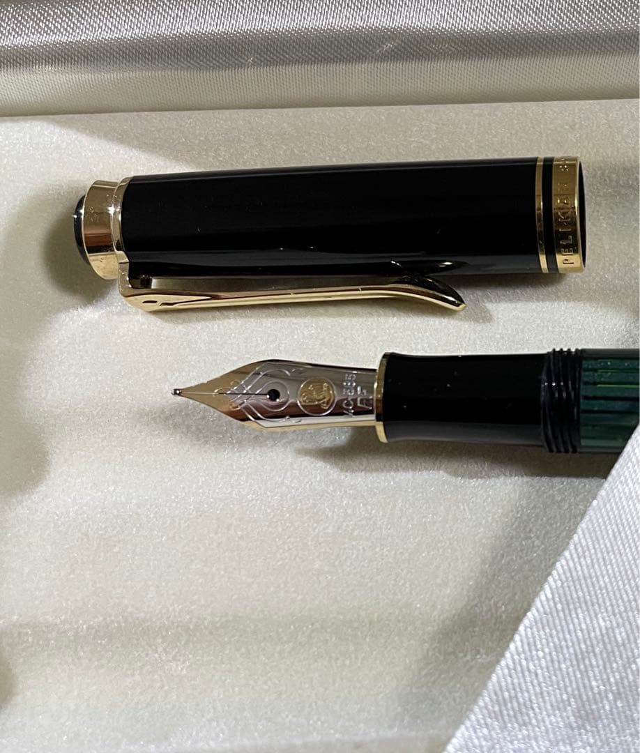 Pelikan M300 スーべレーン　万年筆　字幅EF 専用ケース付き