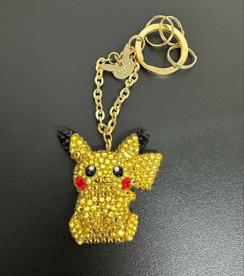 バックチャーム　お座りピカチュウ　金　ピカチュウ　スワロフスキー