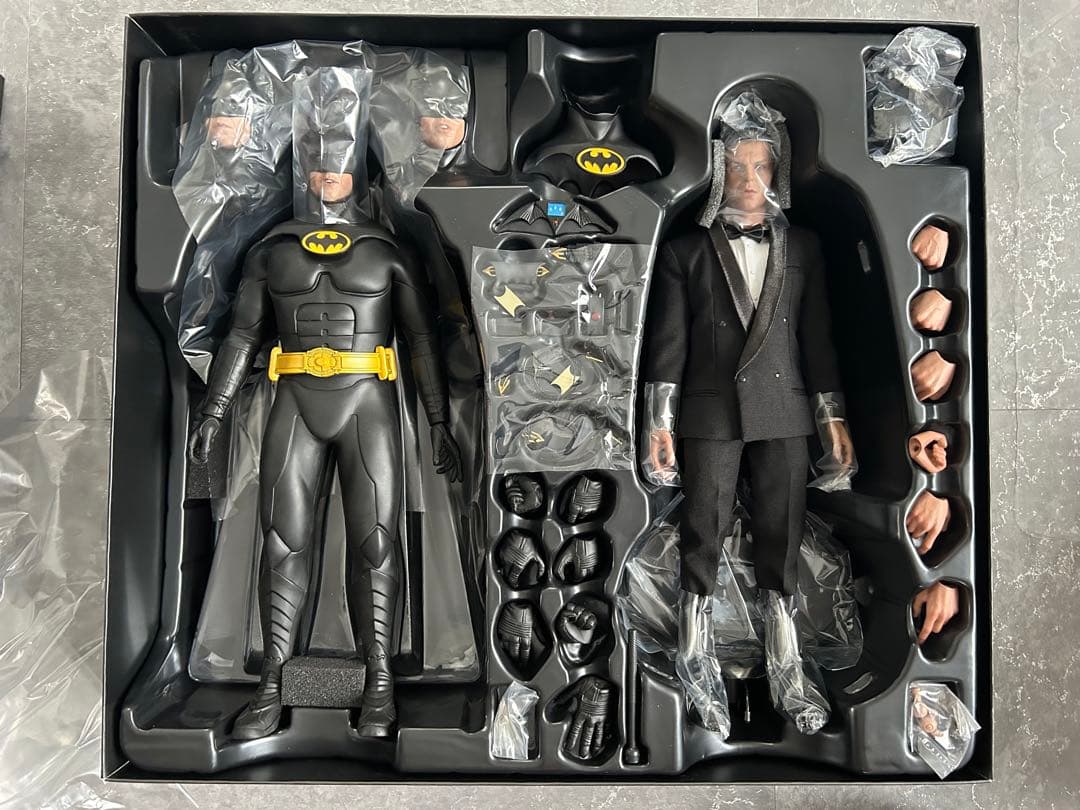 ホットトイズ バットマンリターンズ バットマン＆ブルース・ウェイン（２体セット）