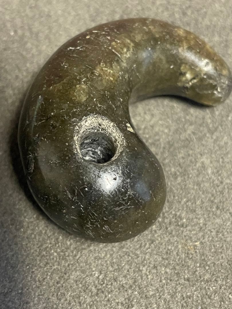 古墳時代　勾玉　出土品　発掘品　大型4.8cm