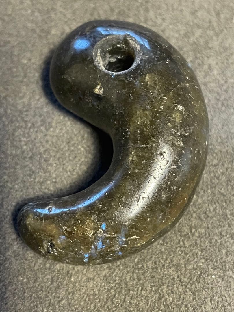 古墳時代　勾玉　出土品　発掘品　大型4.8cm