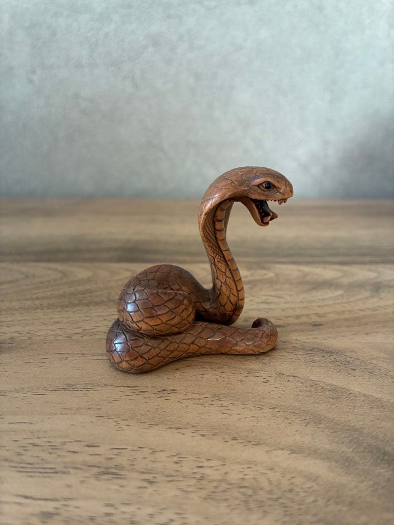 木彫 根付 蛇　座銘「石川」