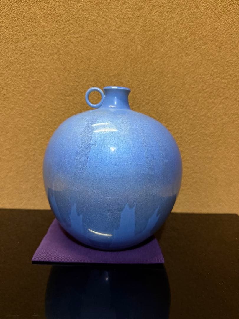 人間国宝　中田一於　淡青釉裏銀彩　壺　共箱