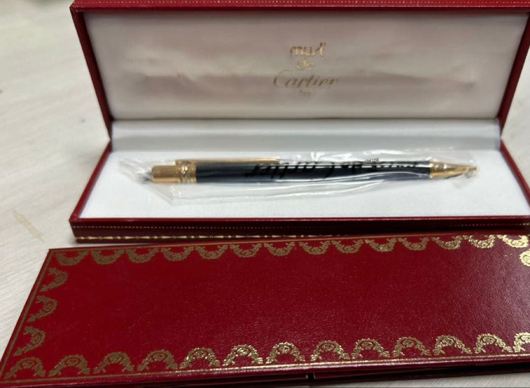 カルティエボールペン　未使用