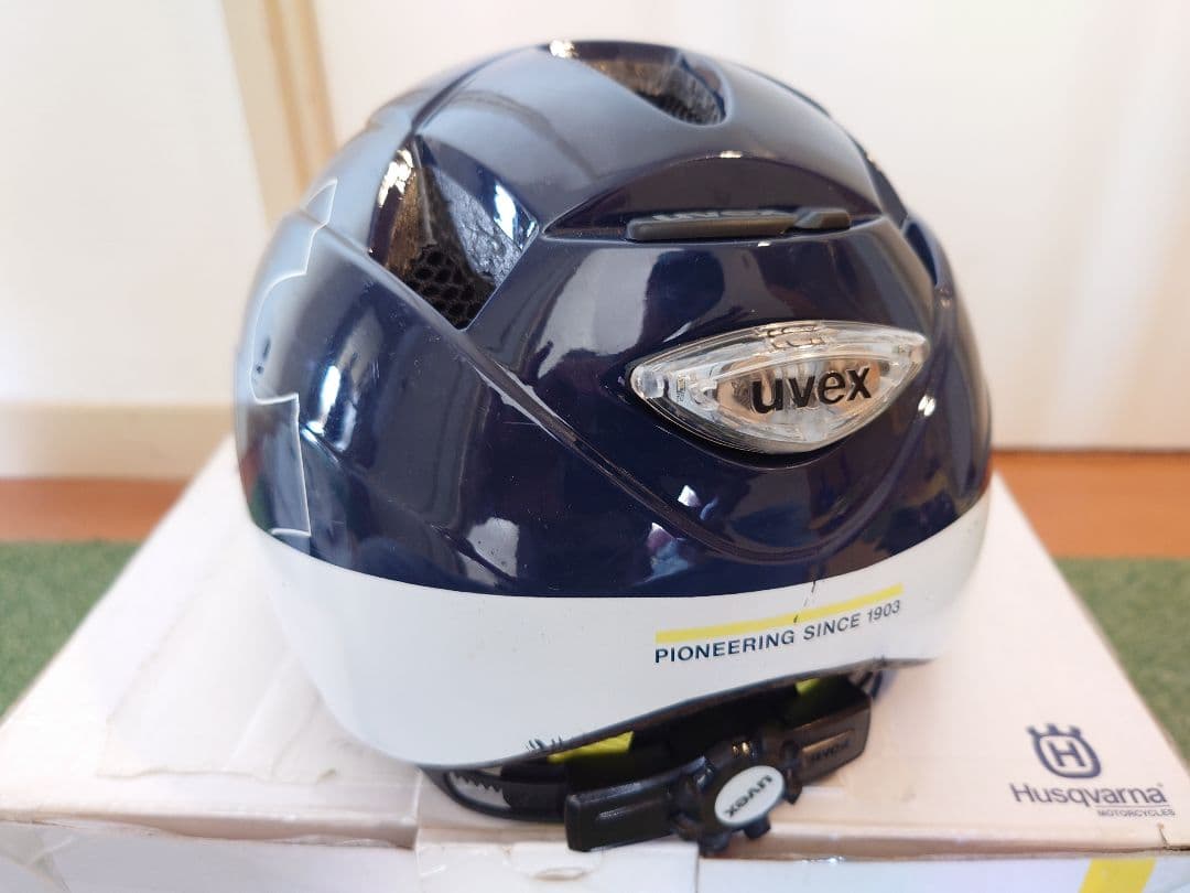 Husqvarna トレーニングバイク　ストライダー　ヘルメット、プロテクター付