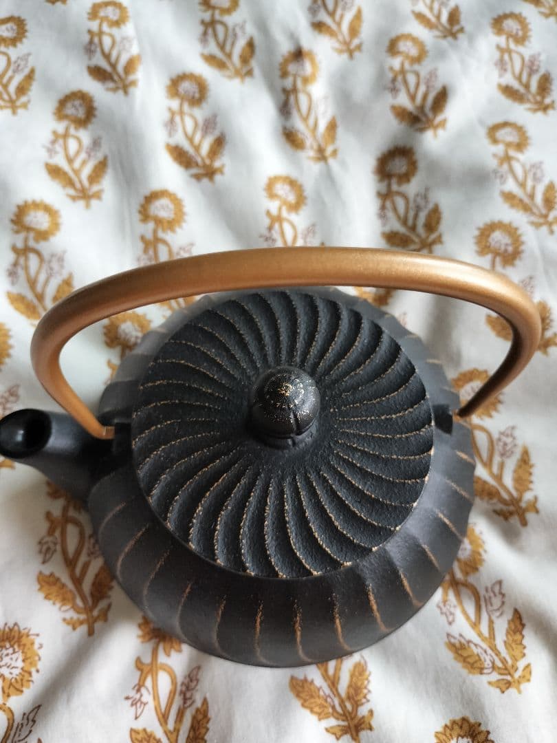 新品未使用　 岩鋳 急須 南部鉄器 鉄瓶　波型　ホーロー　iwachu