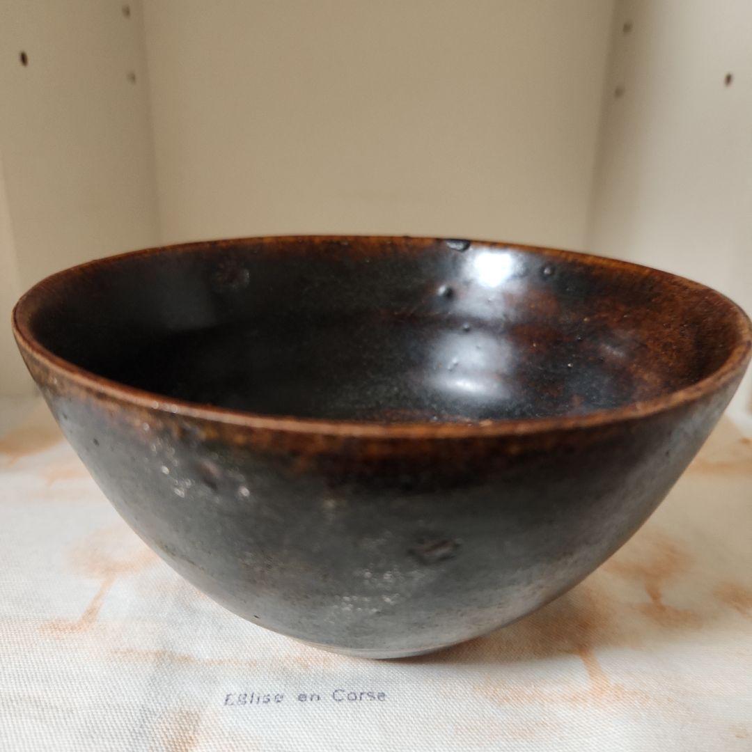 クメ-ル黒褐秞陶器茶碗