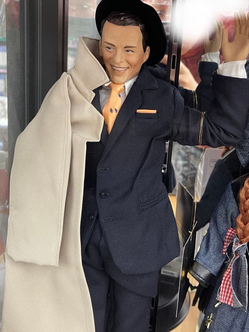 Porcelain Portrait Doll フランク　シナトラ