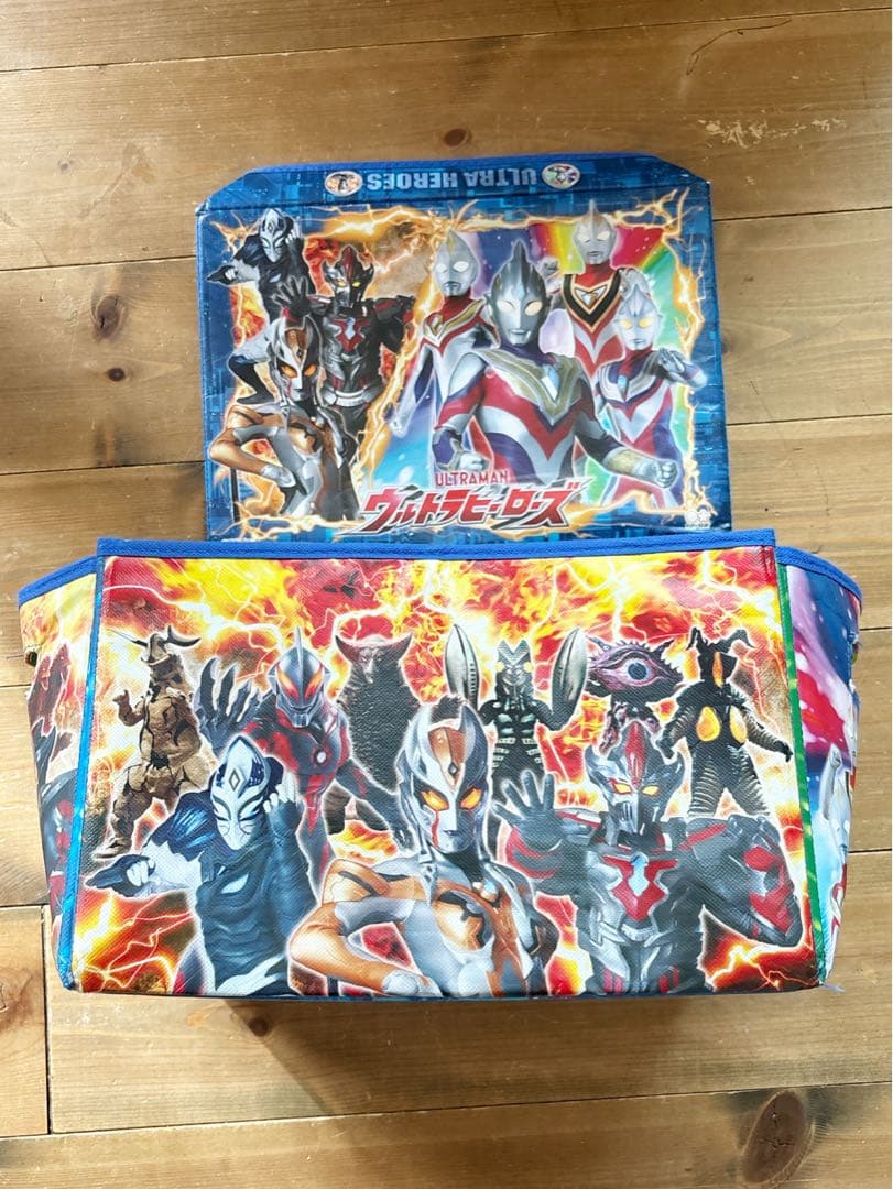 ウルトラマンフィギュアセット80体。ウルトラヒーロー53体、ウルトラ怪獣27体。