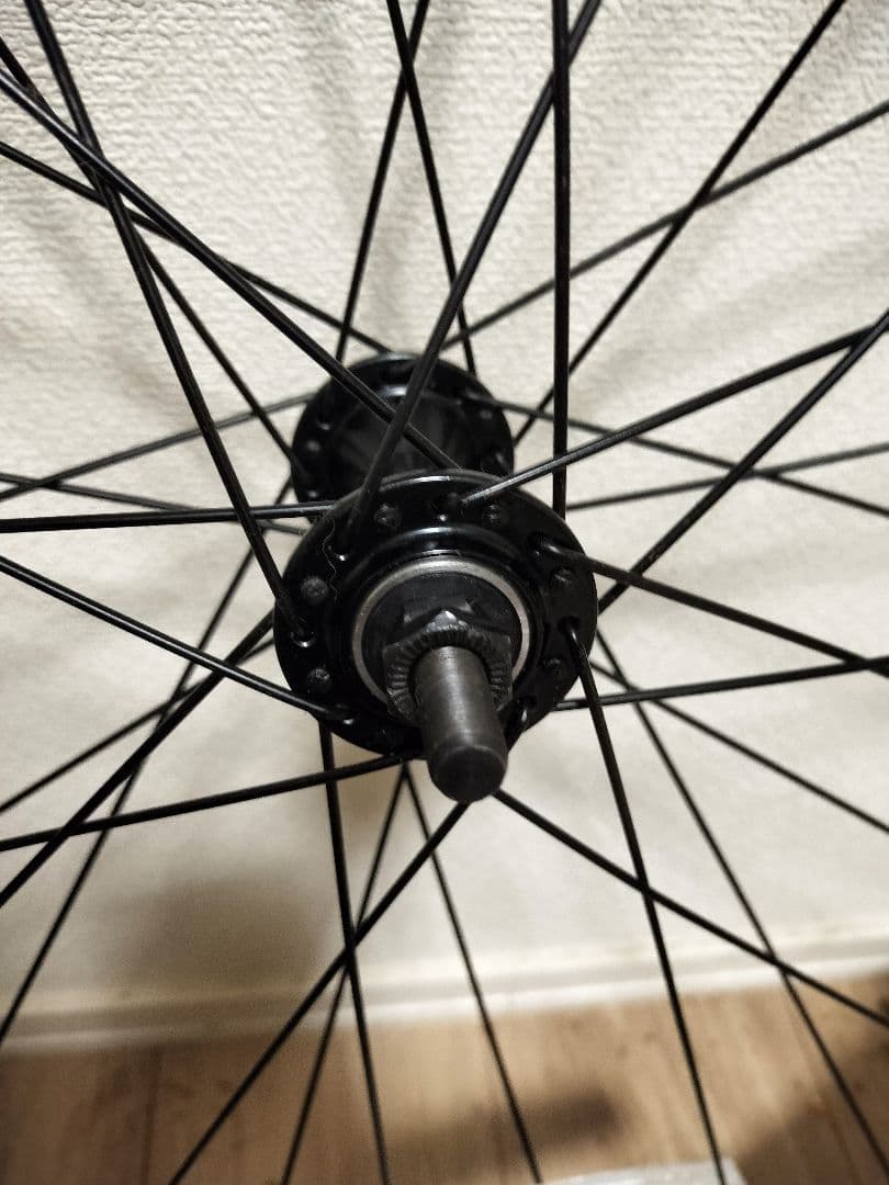 700x25 ブラック 完組ホイール