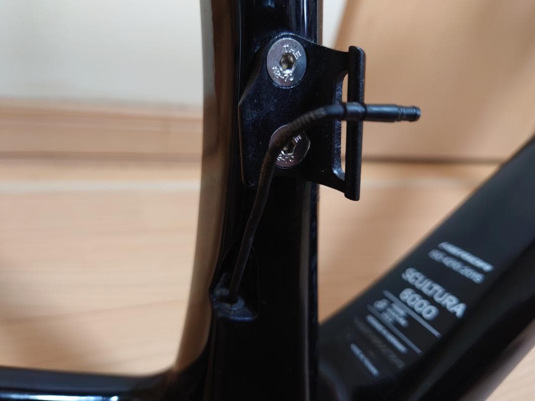 MERIDAスクルトゥーラXSサイズ完全ケーブル内蔵Di2配線バッテリー付