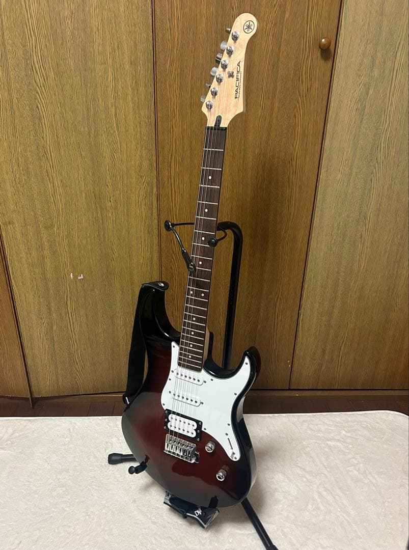 Yamaha pacificaサンバースト PAC112V 01072
