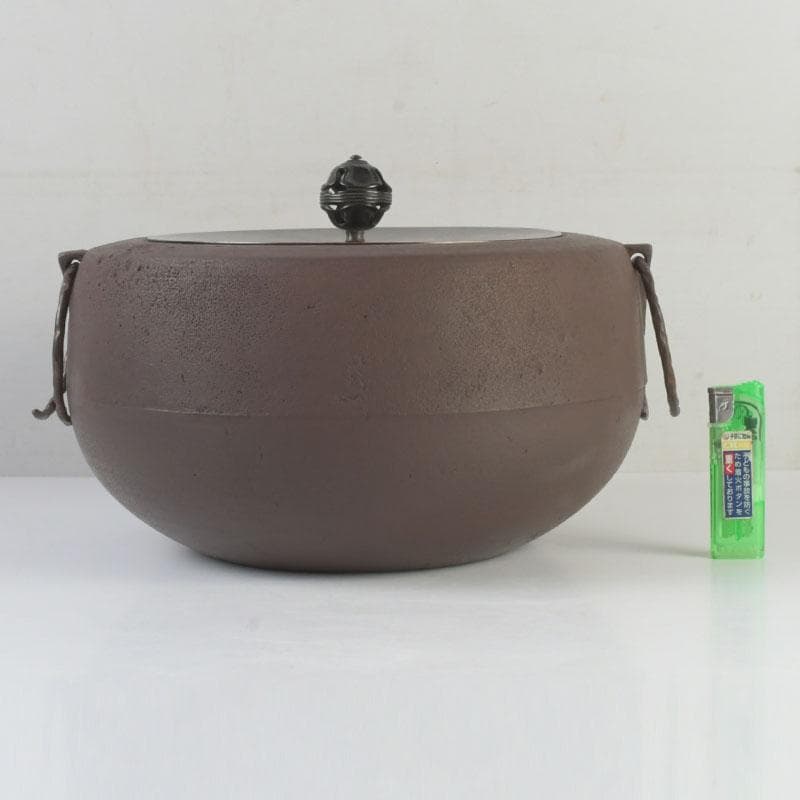 茶道具　釜師　畠春斎作　肩糸目　廣口釜　共布共箱　V　9865A