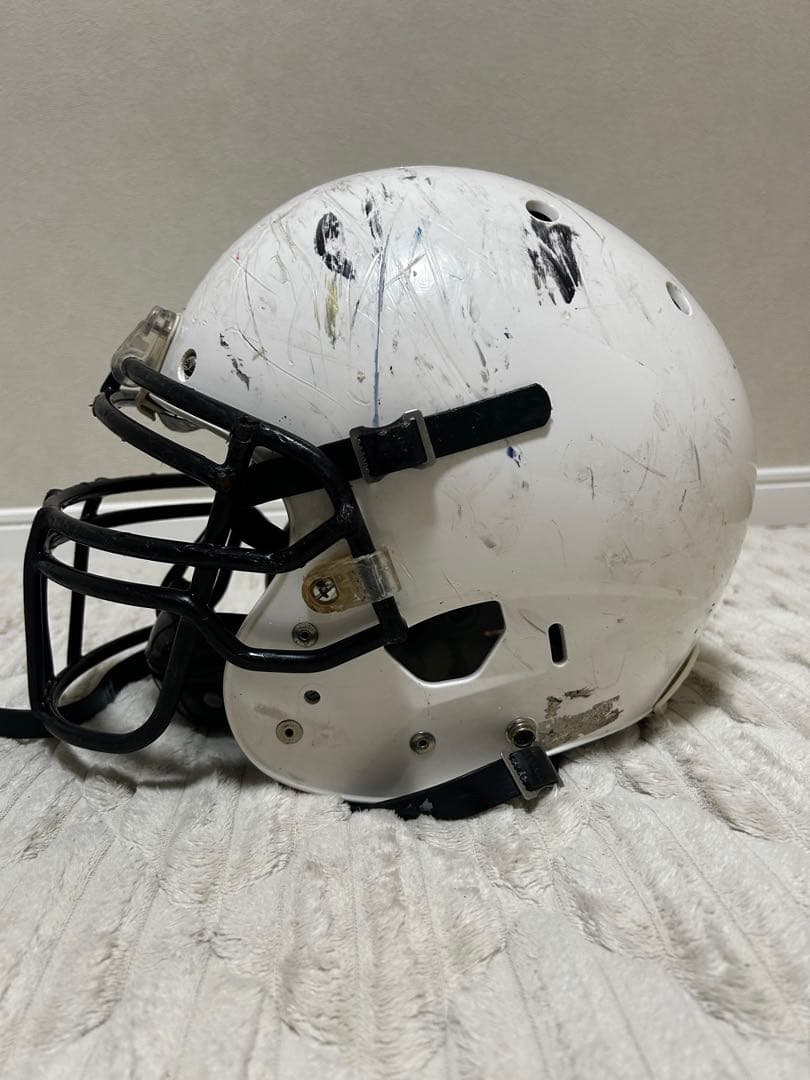 【最終値下げ】アメリカンフットボール ヘルメット ホワイト