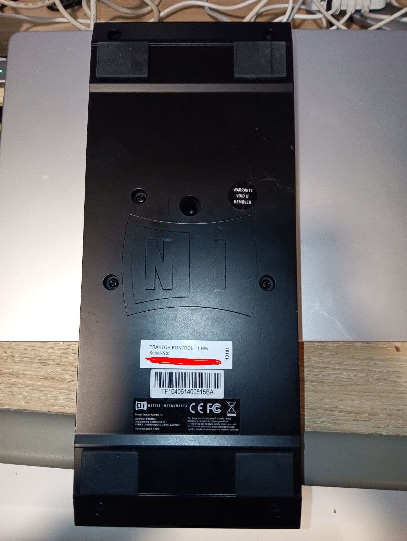 TRAKTOR KONTROL F1 DJコントローラー
