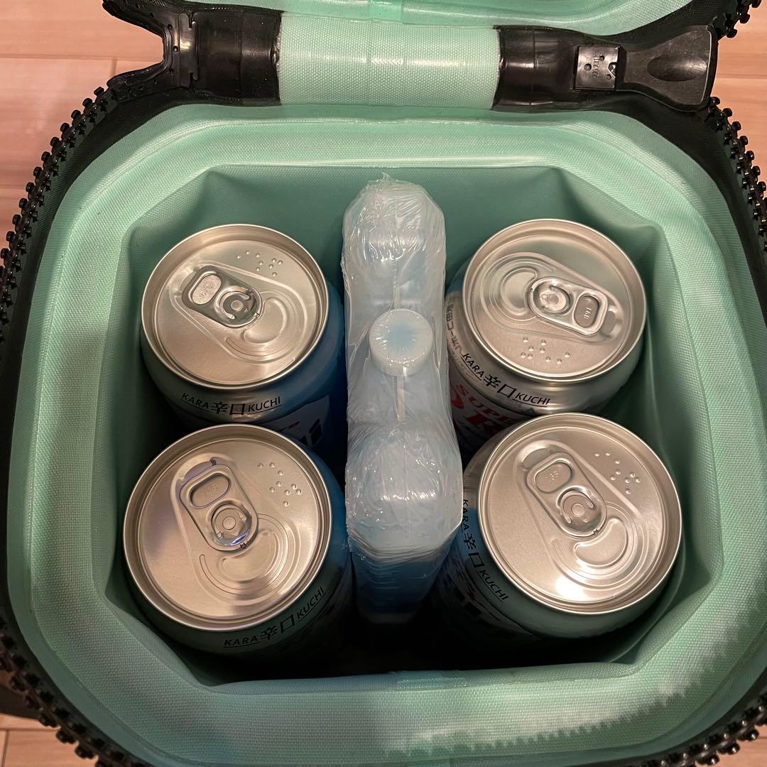 【新品未使用】PELICAN クーラーバッグ グレー 耐水 止水ジッパー 軽量