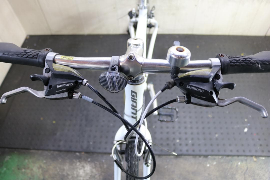 GIANT ESCAPE R3 700C アルミ 24速 430mm 白クロス