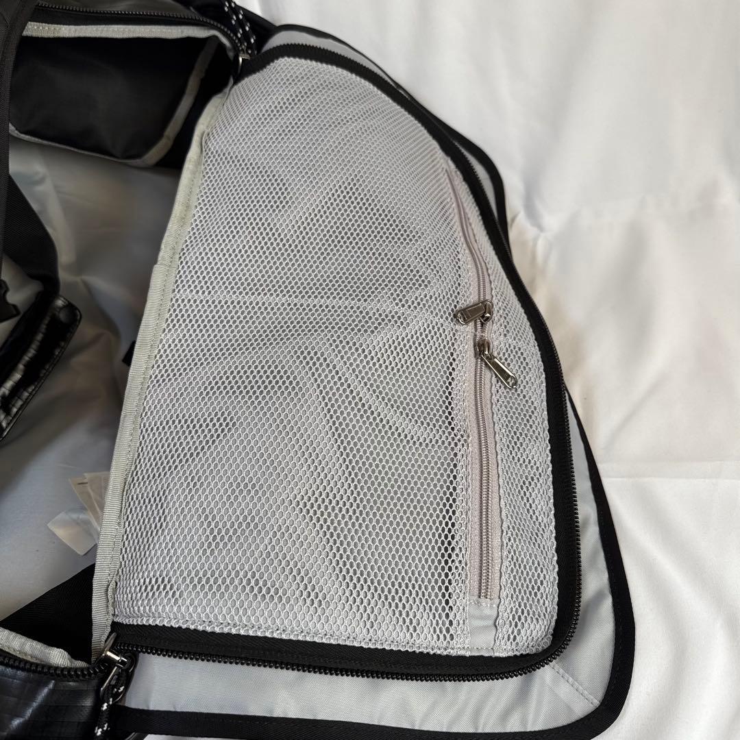 【極美品】patagonia ブラックホール ダッフル 40L ブラック　廃盤