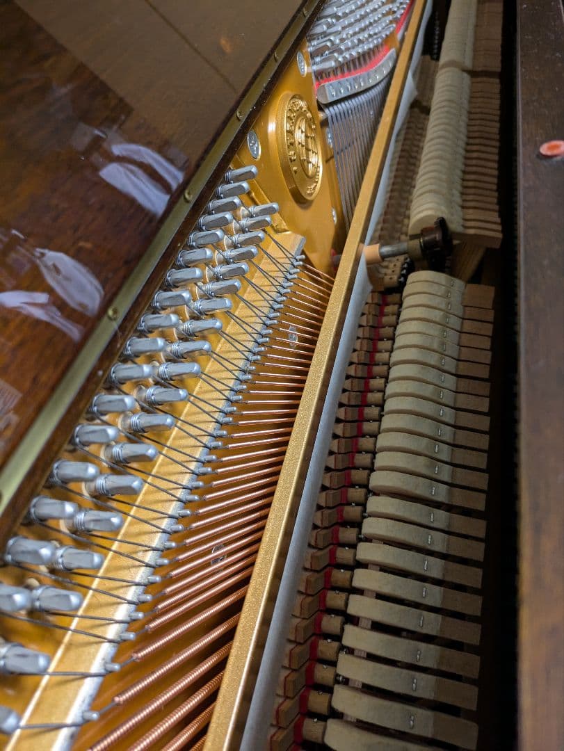 STEINBURG　アップライトピアノ　猫足　ダークウォールナット　木目調