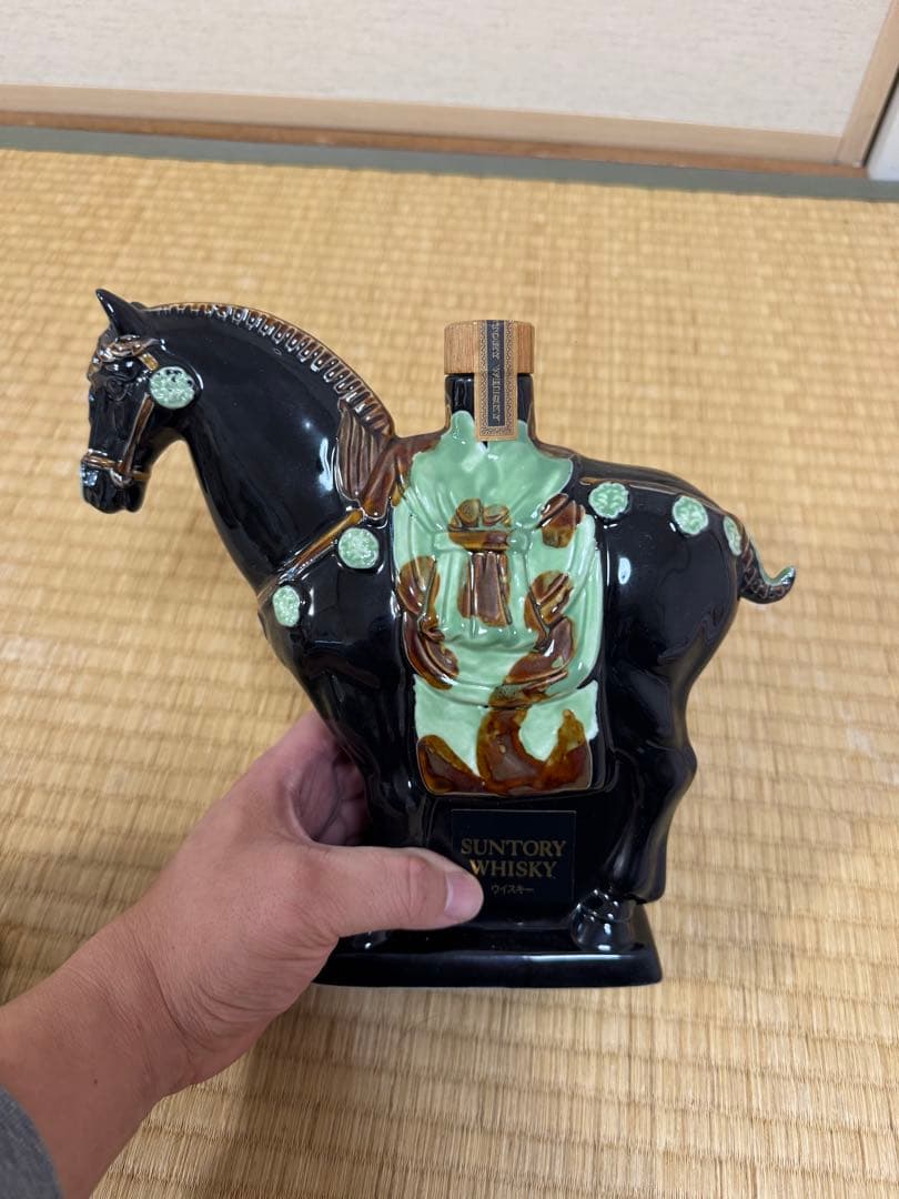 サントリーウイスキー ローヤル 干支ボトル 未 羊 午 馬 陶器ボトル
