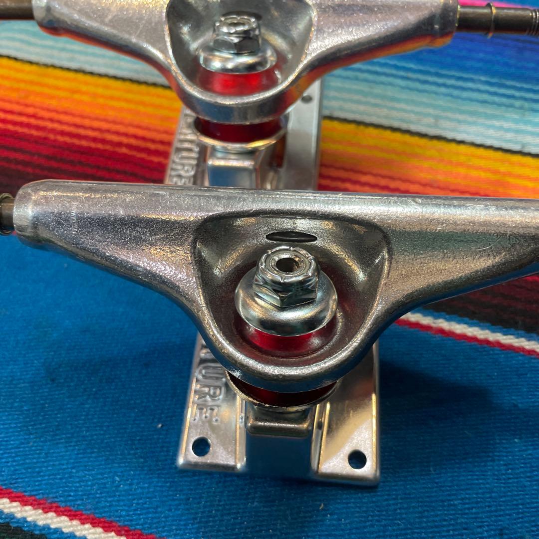 ベンチャーventure スケボートラック　5.0LOW 軽量モデル