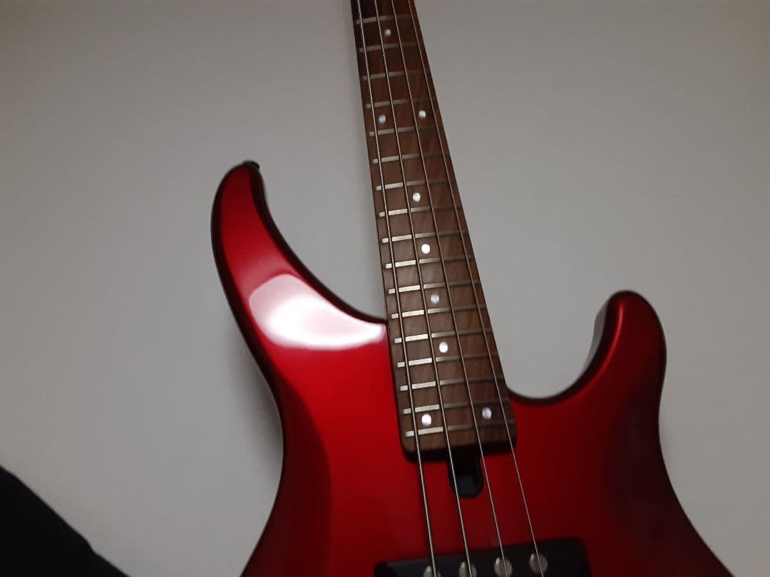 メルカリ便　Yamaha ヤマハ　trbx304 エレキベース　ケース付き