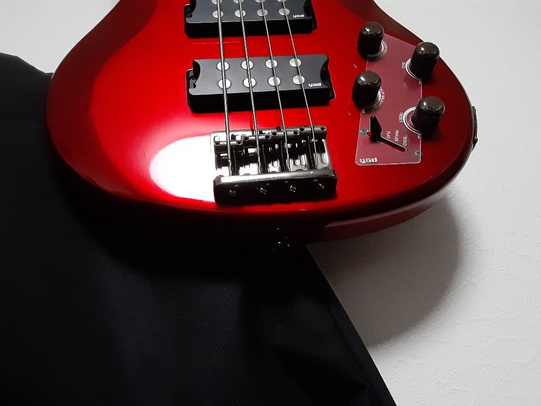 メルカリ便　Yamaha ヤマハ　trbx304 エレキベース　ケース付き