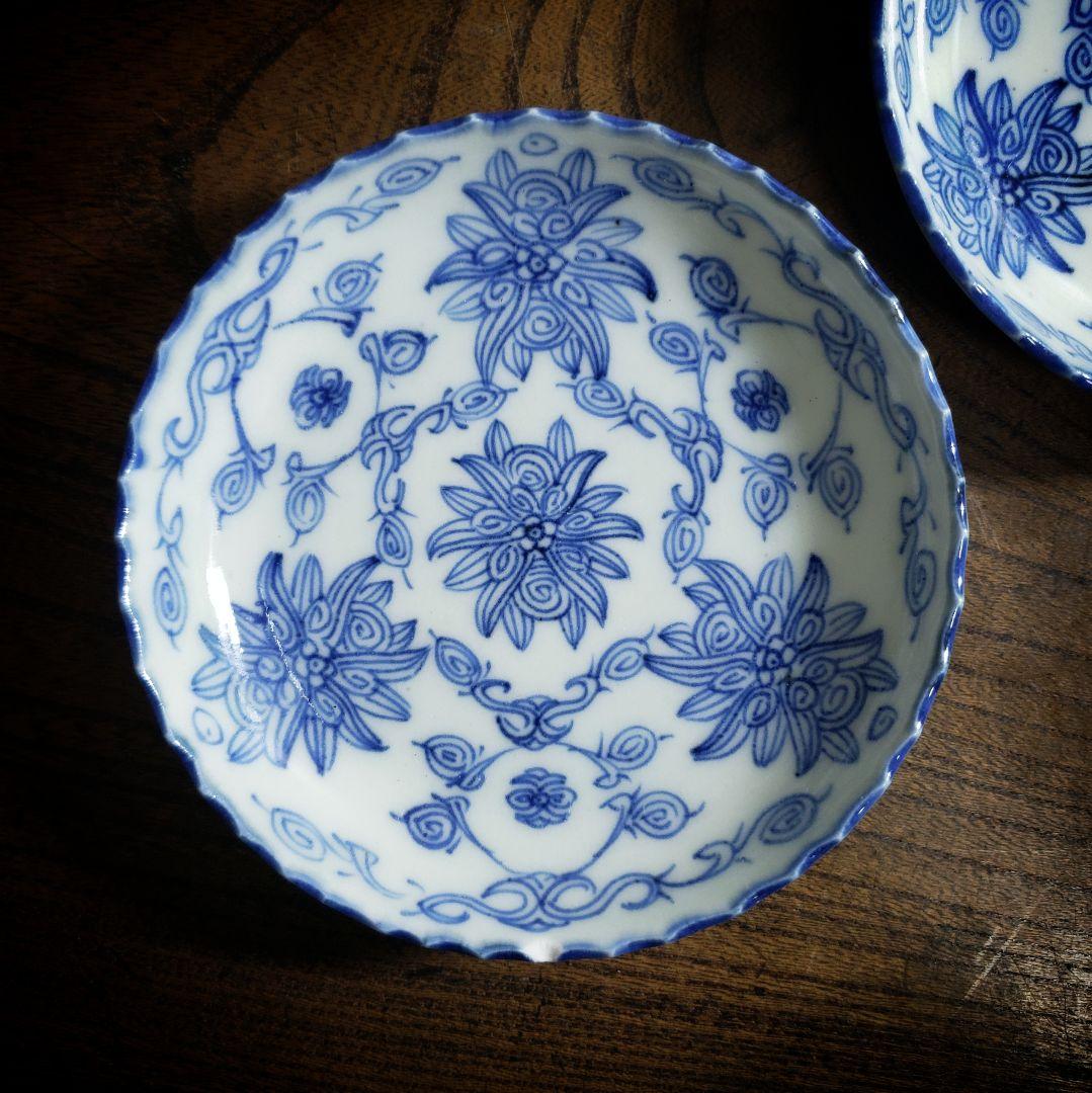 染付　小皿　2枚　古伊万里　青花　花唐草　清朝　中国　写し訳あり　縁欠け