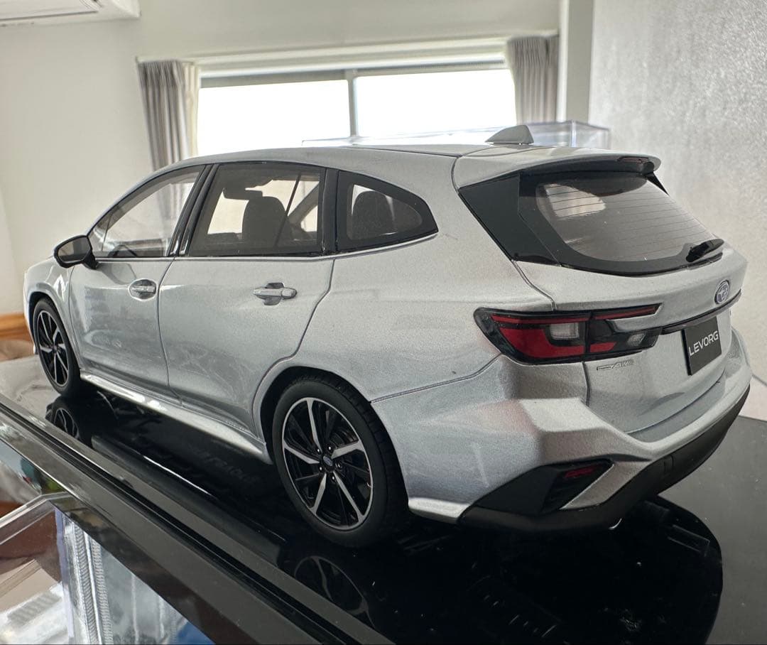 京商SAMURAIシルバー LEVORG ミニカー1/18値下げしました