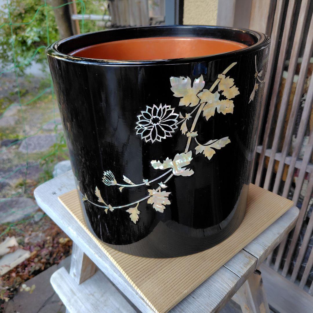 ①骨董　菊螺鈿手焙　火鉢黒漆　清菊真香 インテリア鉢カバー