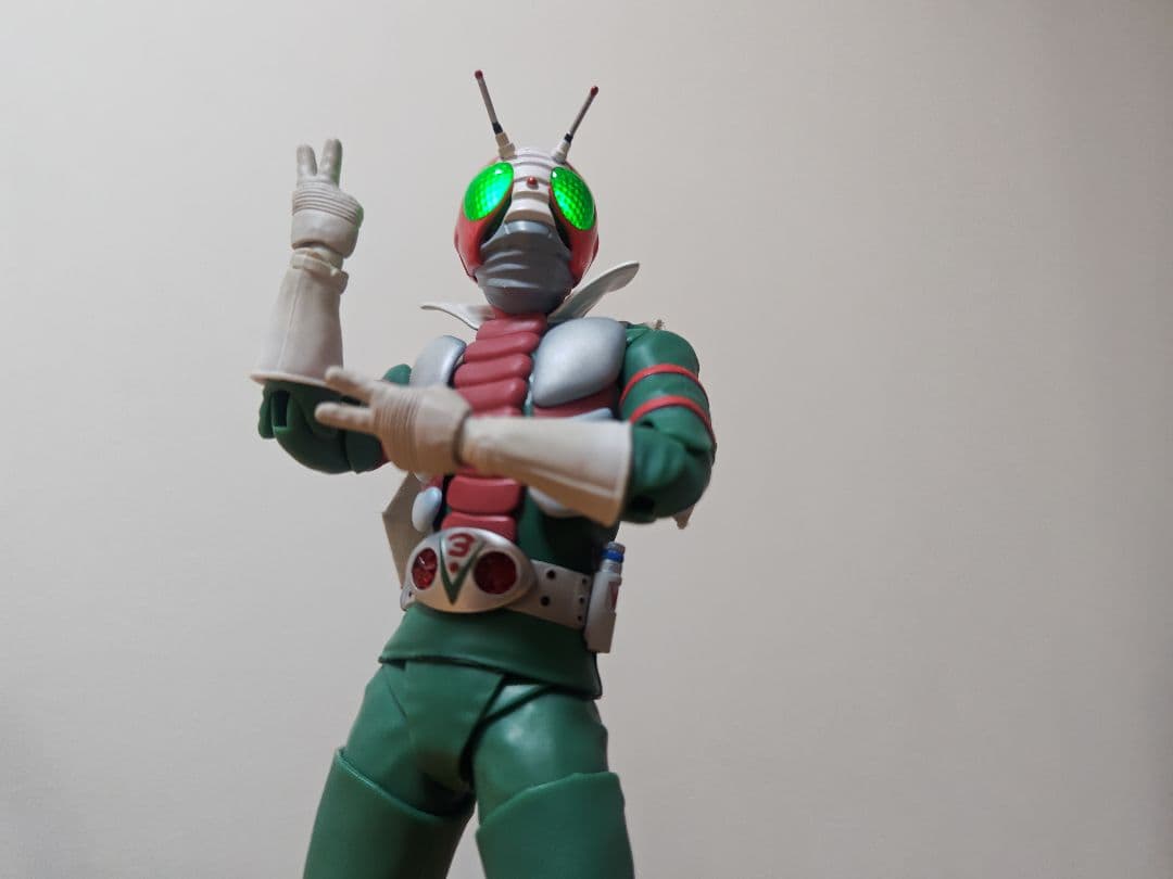 仮面ライダー　V3　真骨彫　発光　頭部