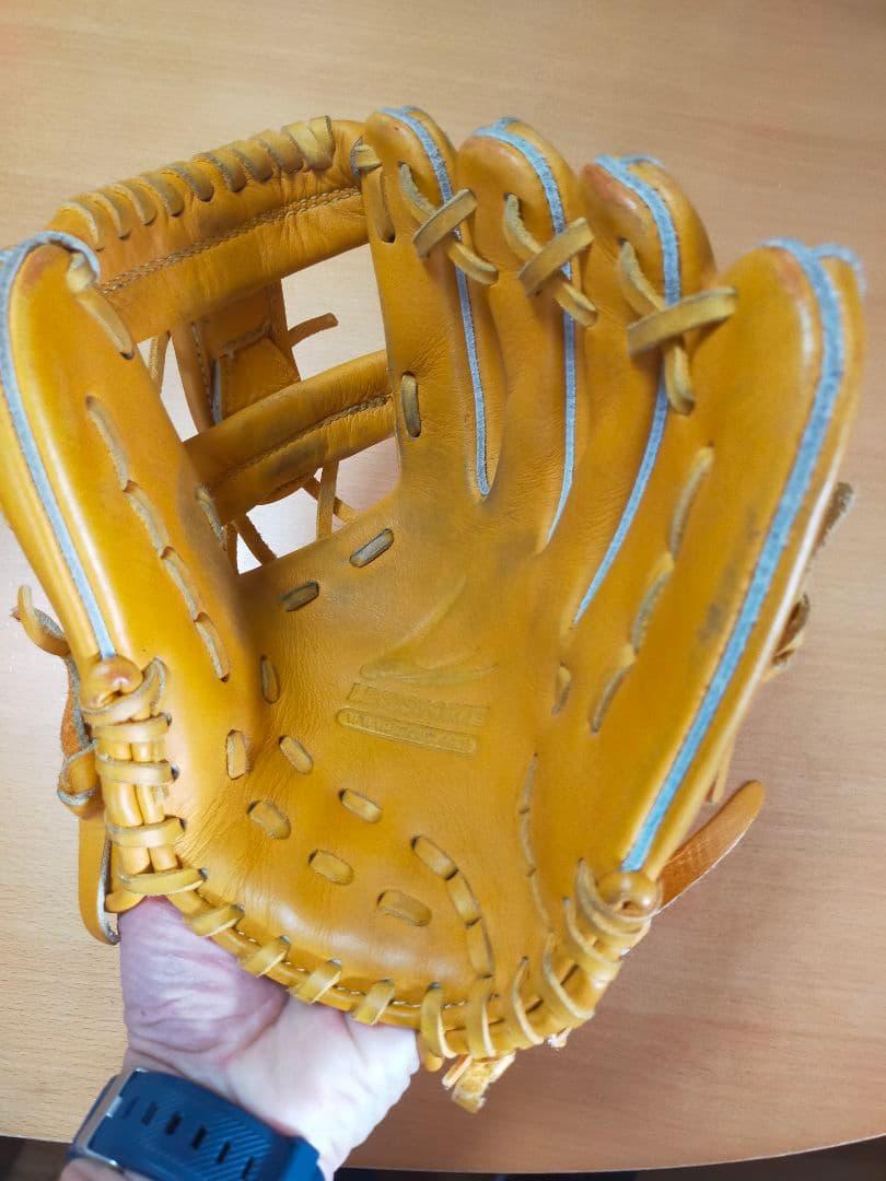 硬式野球グローブ　内野用　Hウェブ