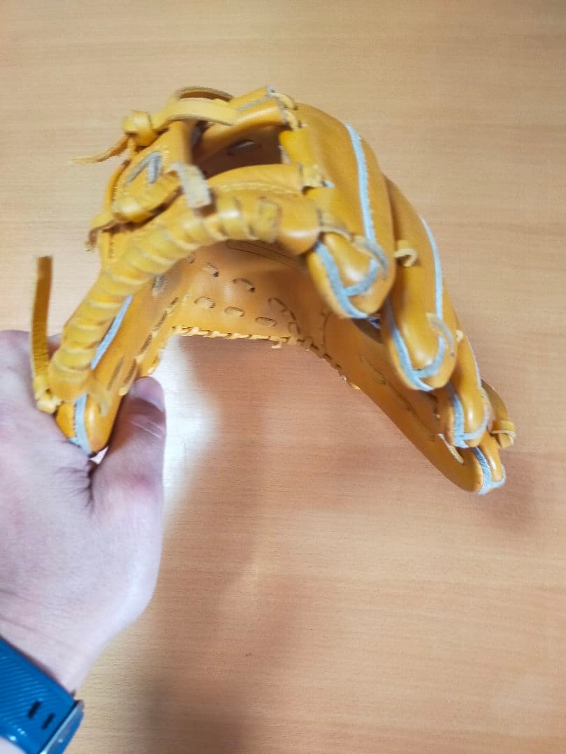 硬式野球グローブ　内野用　Hウェブ