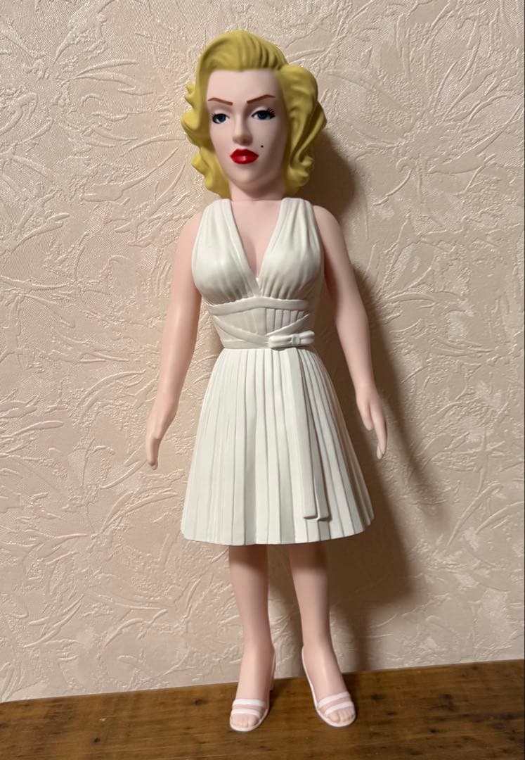 メディコムトイ　マリリン・モンロー　VCD ソフビ