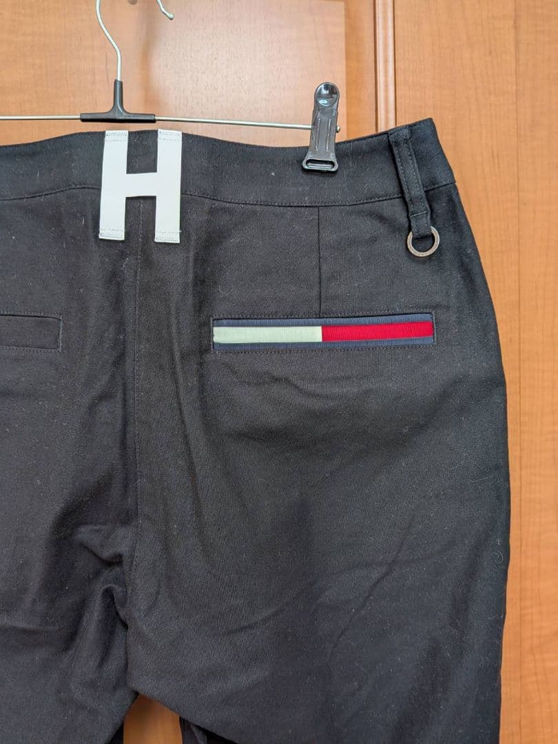   ブラックパンツ