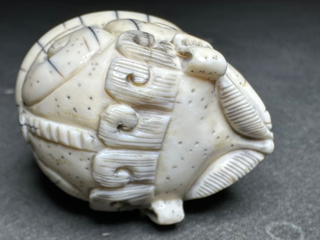 極上　鯨歯　抹香鯨歯　根付　天然素材　アンティーク　和彫　置物　骨董　飾り物