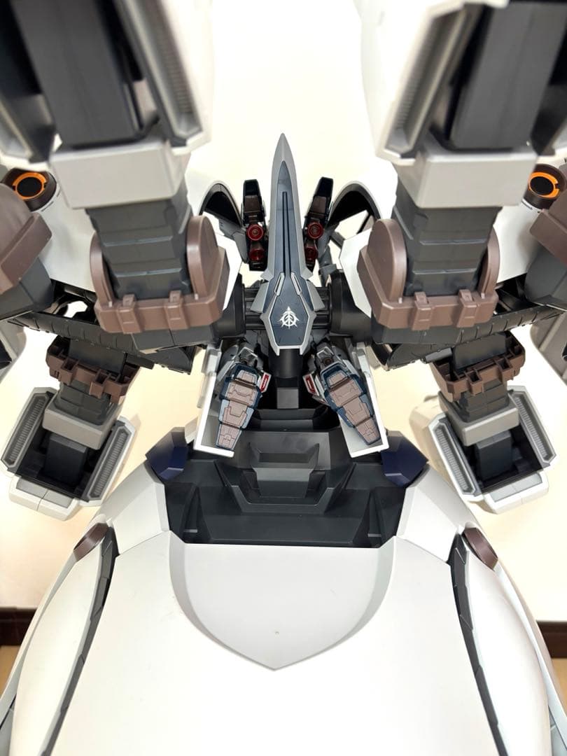 ガンプラ　HG llネオ・ジオング（ナラティブVer.）サイコ・シャード付き