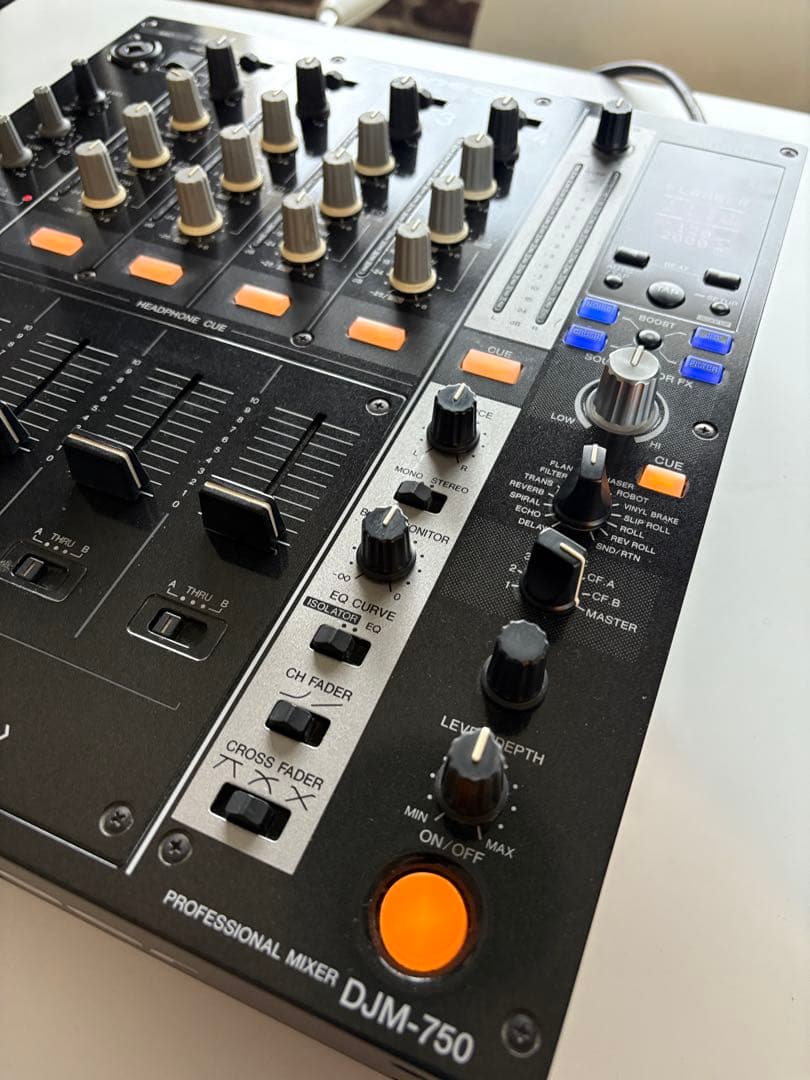 Pioneer DJM-750 DJミキサー