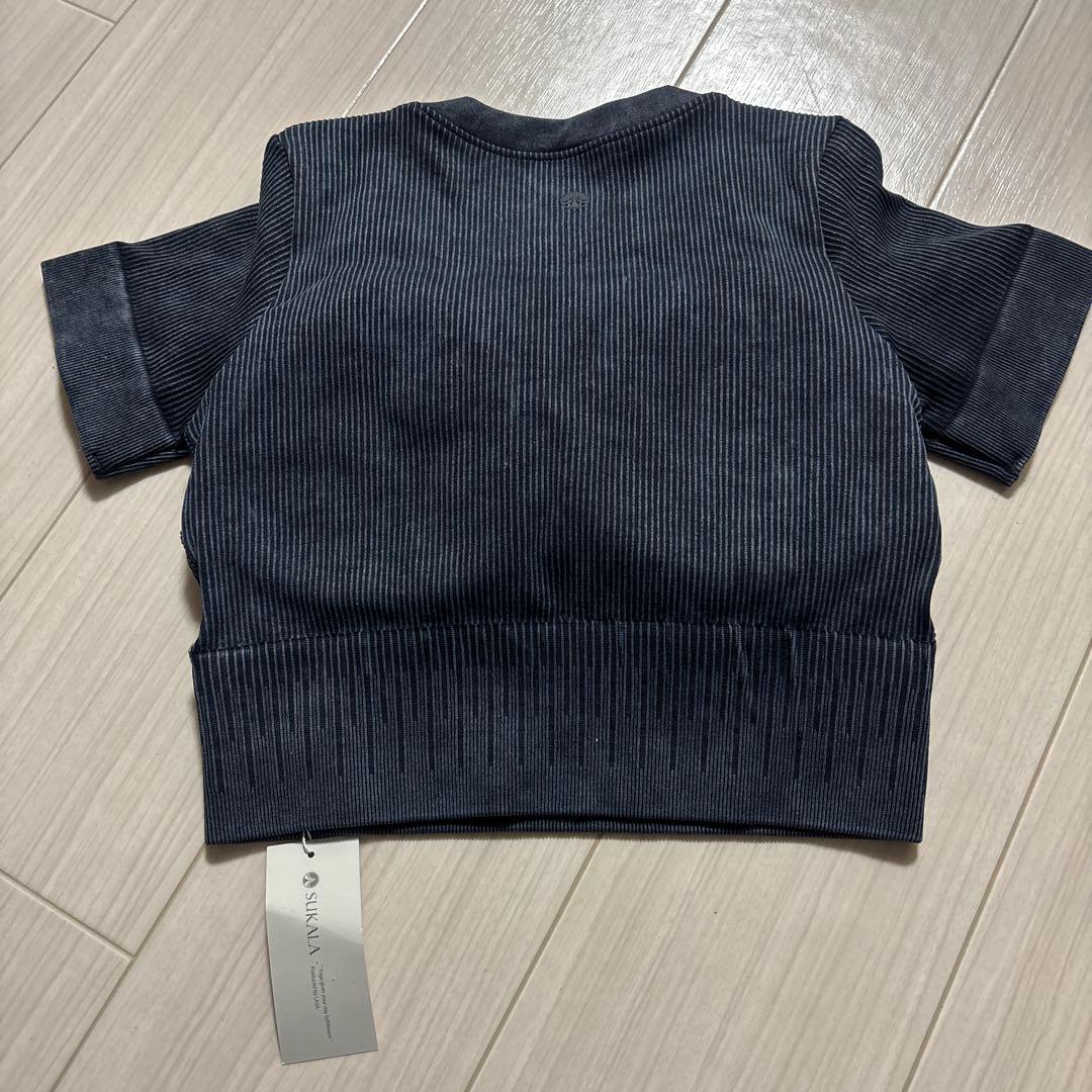 ①【新品】SUKALAリブ編みブラックVネックトップ　Sサイズ