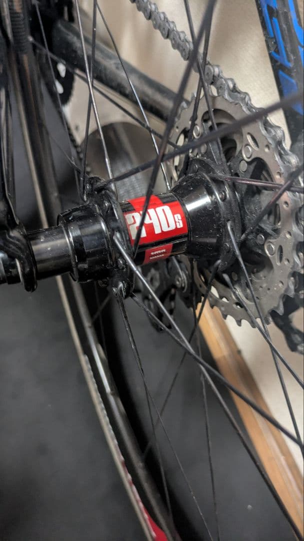 FFWD F4R DT SWISS 240s チューブラー