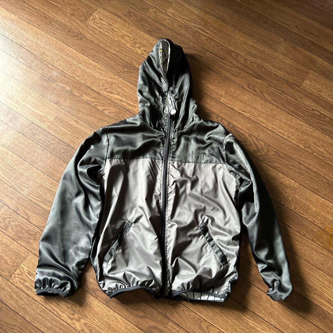 リバーシブルジャンパー　Mサイズ　阪神タイガース