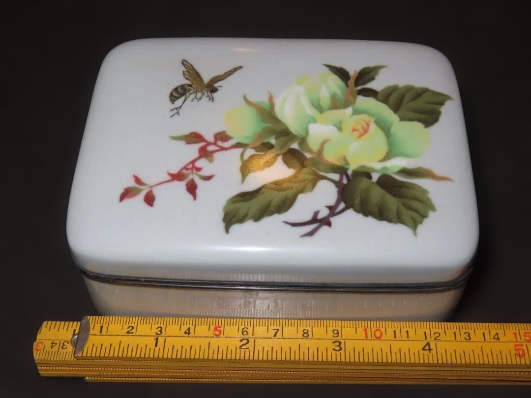 明治金工　尾張七宝 花蜂図 銀覆輪 ボンボニエール 内古裂張 七宝箱