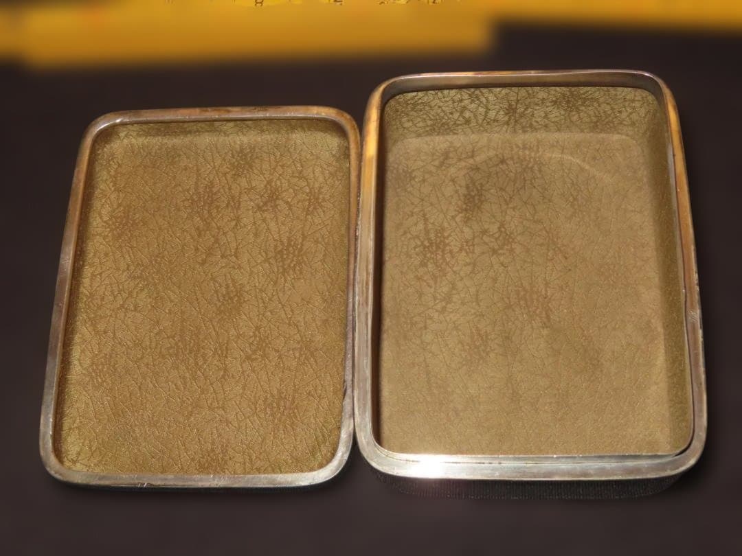 明治金工　尾張七宝 花蜂図 銀覆輪 ボンボニエール 内古裂張 七宝箱