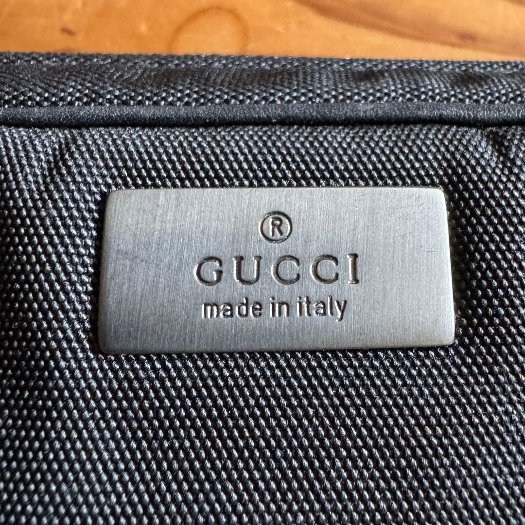 GUCCI トラベルポーチ 化粧ポーチ お薬ポーチ 旅行 持ち歩きサイズ 黒