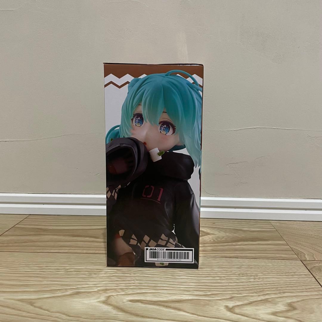 『初音ミク』プライズ フィギュア 3種類8個セット