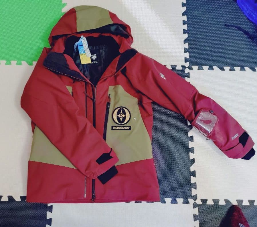 2024モデルDESCENTE製のオガサカチームウェアM2クリーニング済