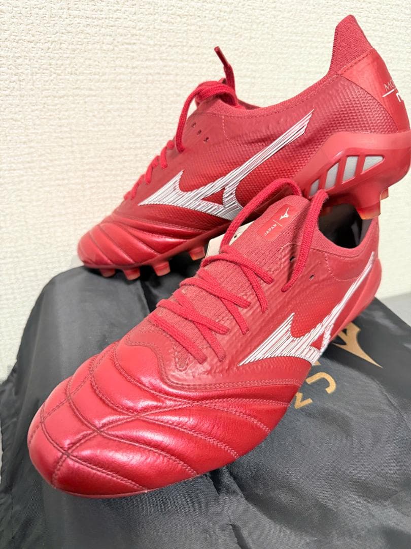 新品 ミズノ サッカースパイク モレリアネオ3 β JAPAN 赤白 27.5